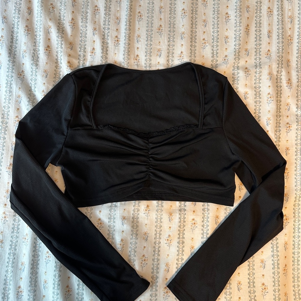 Black Long Sleeve Crop Top